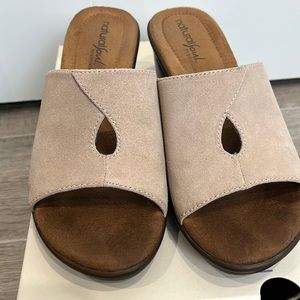 Natural Soul slip on sandals‎